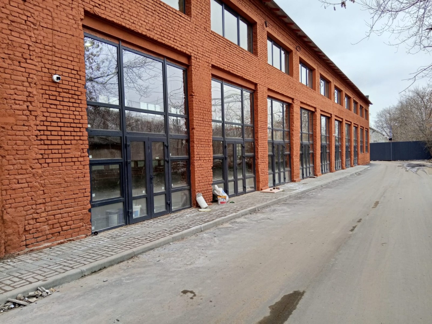 В ПРОДАЖЕ ЛОТ 0004 Бизнес-парк «Смирновский»: Современный Бизнес-парк «Смирновский»
Уникальное предложение в центре Москвы!
Представляем вашему вниманию премиальный мультиформатный бизнес-парк с готовыми помещениями под любой вид деятельности.
Что вы получаете:
• Гибкие решения для вашего бизнеса:
•