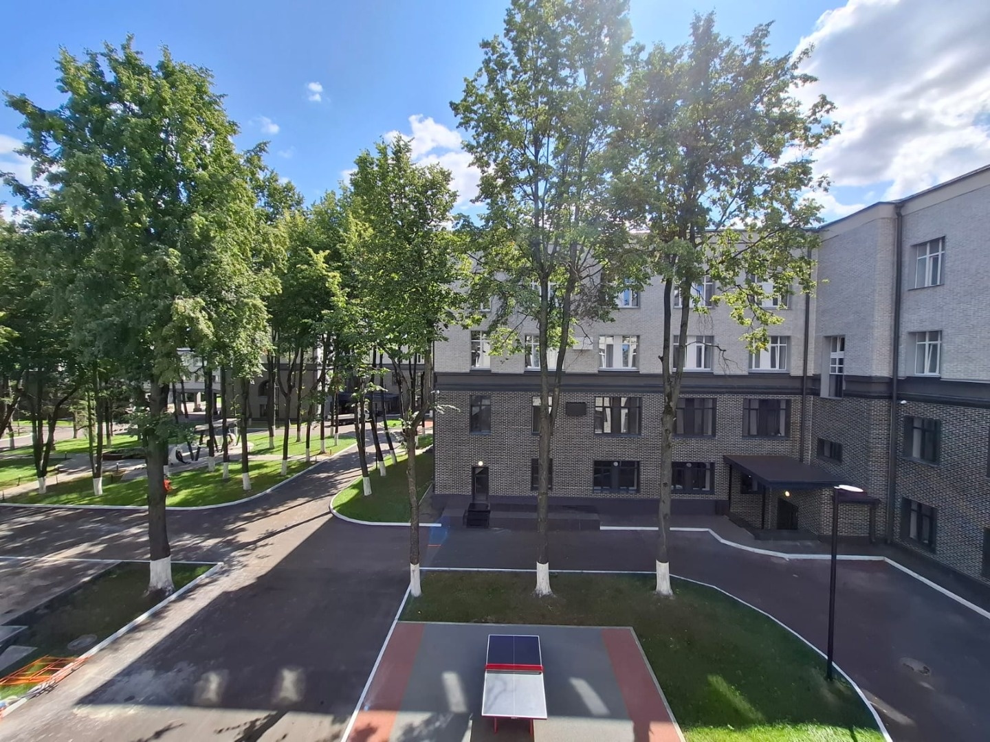 Студия ЛОТ 3047 в Октябрьском лофт-квартале — ваш идеальный выбор!
Представляем вашему вниманию эксклюзивное предложение
Номер лота: 3047
Адрес: г. Люберцы, Октябрьский проспект, 403
Мечтаете о собственном уголке в современном жилом комплексе? Октябрьский лофт-квартал — это именно то место, где горо