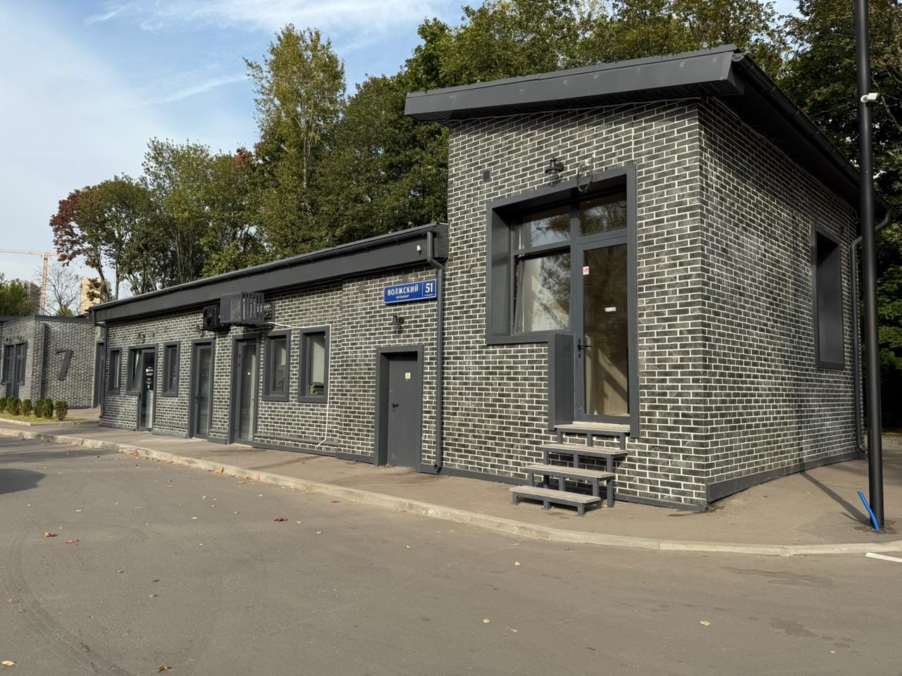 Стильное коммерческое помещение 23.9 (м²) в премиальном Бизнес-парке «Волжский»
Адрес: Волжский бульвар, вл. 51 строение 7, ЛОТ 119
Идеальное решение для вашего бизнеса! Уютное помещение в современном деловом квартале с безупречной инфраструктурой.
Особенности помещения:
•	Площадь: 23,9 м² — оптимал