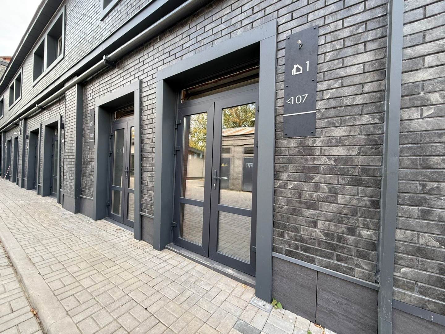 Премиальное коммерческое помещение в деловом сердце Москвы — ваш бизнес-старт без компромиссов!
Представляем идеальное решение для предпринимателей — помещение свободного назначения в одном из самых престижных бизнес-парков столицы.
Ключевые характеристики:
•	Адрес: Москва, ул. Смирновская, 2, строе