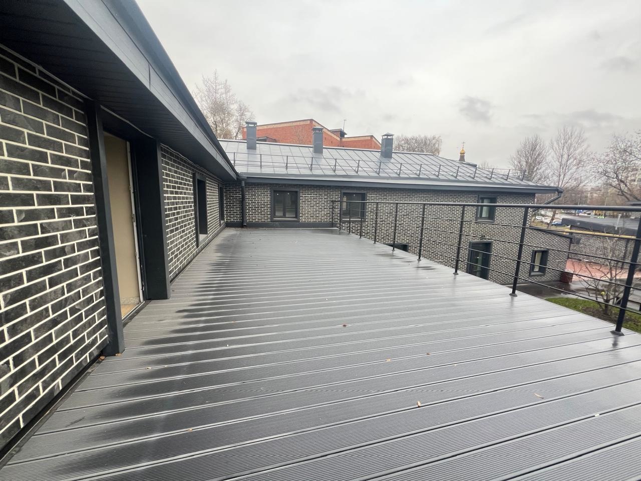 Коммерческое помещение в Бизнес парке «Волжский» — пространство для реализации ваших бизнес идей!
Локация: Волжский бульвар, вл. 51, строение 9 (ЛОТ 218).
Назначение: свободное.
Почему это выгодное расположение?
•	Удобная транспортная доступность: в шаговой доступности от станций метро «Волжская» и 