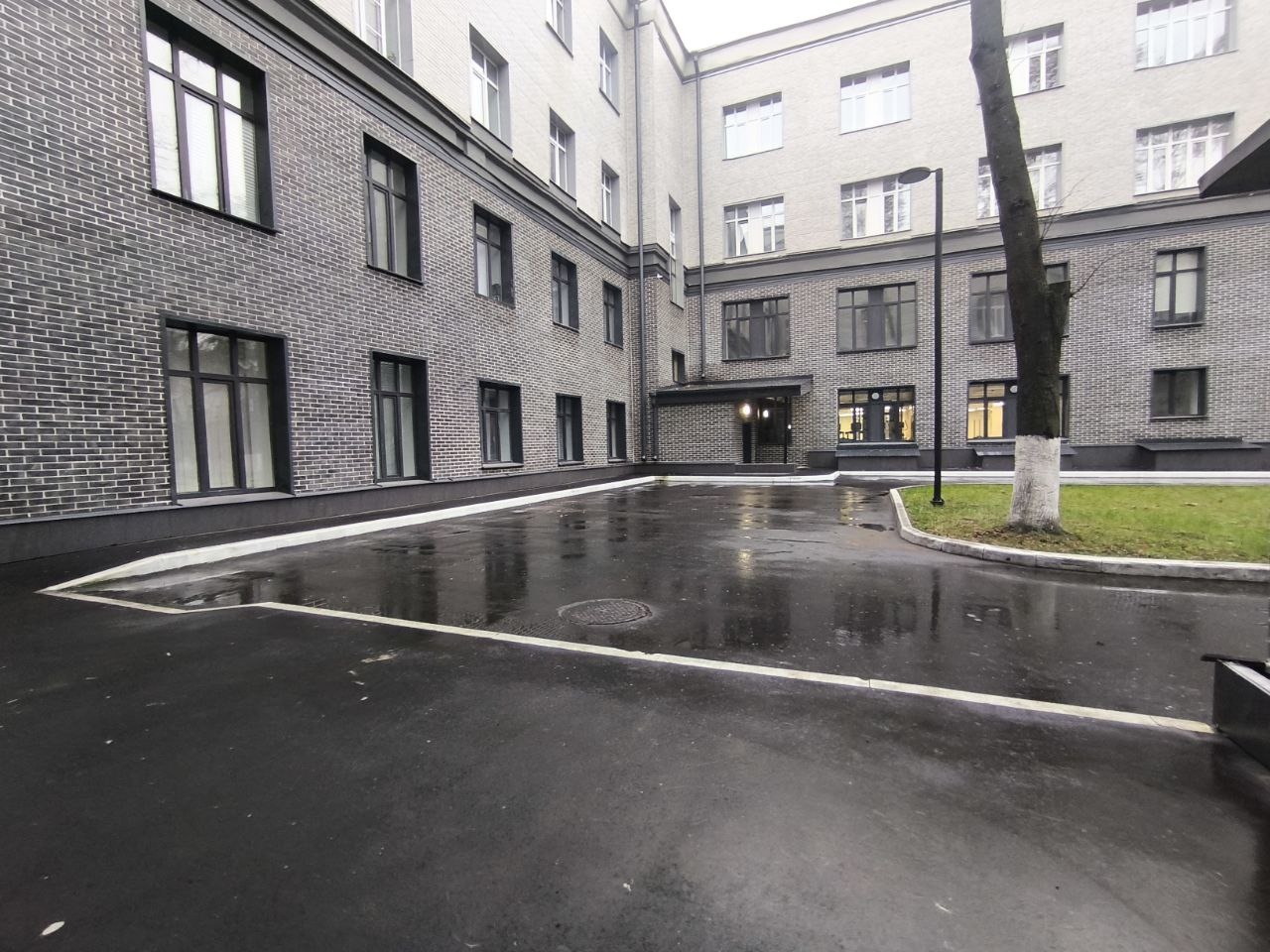 Студия в «Октябрьском лофт квартале»: ваш островок уюта в ритме большого города
Мечтаете о пространстве, где гармонично сливаются спокойствие загородной жизни и динамика мегаполиса? Приглашаем вас открыть двери в мир комфорта — в «Октябрьский лофт квартал»!

Почему это выгодное вложение?
•	Надёжност