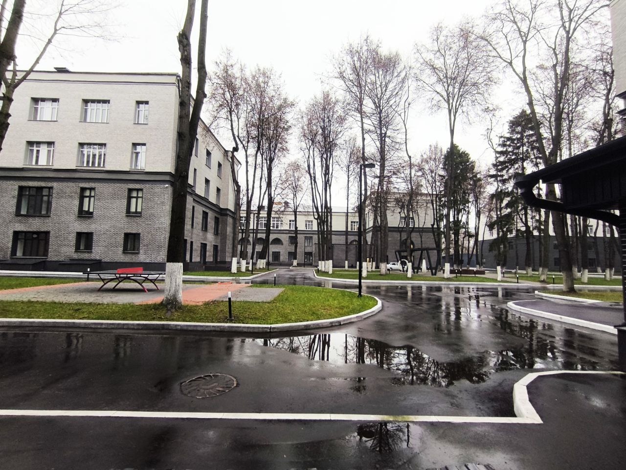 Студия в «Октябрьском лофт квартале»: ваш островок уюта в ритме большого города
Мечтаете о пространстве, где гармонично сливаются спокойствие загородной жизни и динамика мегаполиса? Приглашаем вас открыть двери в мир комфорта — в «Октябрьский лофт квартал»!

Почему это выгодное вложение?
•	Надёжност