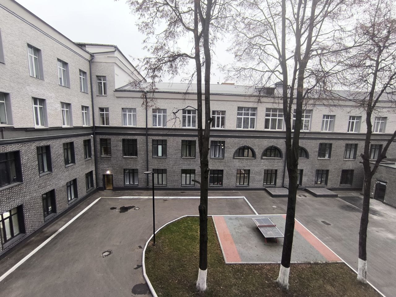 Студия в «Октябрьском лофт квартале»: ваш островок уюта в ритме большого города
Мечтаете о пространстве, где гармонично сливаются спокойствие загородной жизни и динамика мегаполиса? Приглашаем вас открыть двери в мир комфорта — в «Октябрьский лофт квартал»!

Почему это выгодное вложение?
•	Надёжност