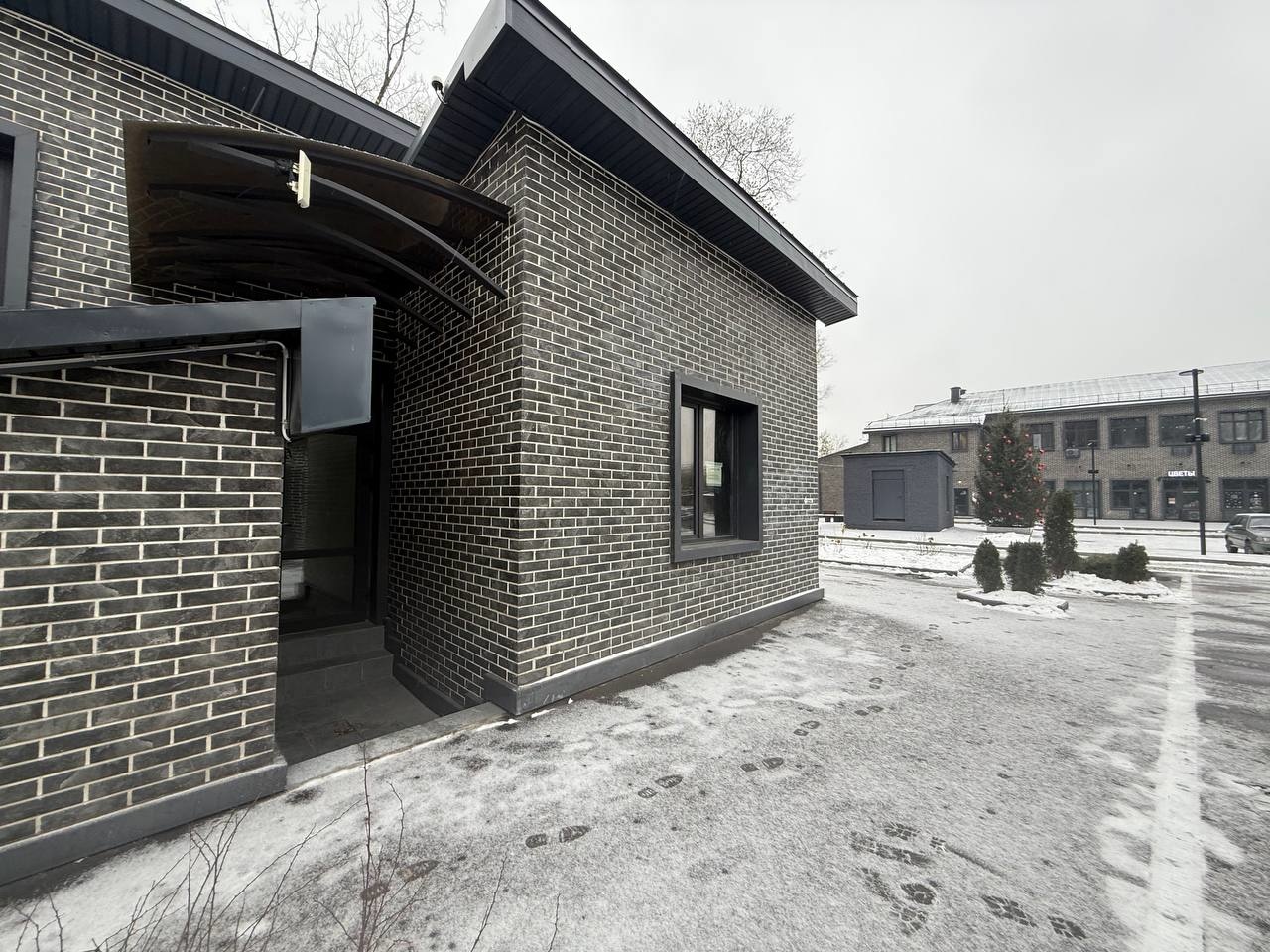 Продаётся коммерческое помещение в Бизнес-парке «Волжский» — ваш ключ к успешному бизнесу! 
Ищете идеальное место для реализации своих бизнес-идей? Представляем вам функциональное коммерческое помещение свободного назначения, которое откроет перед вами безграничные возможности!

Основные характерист