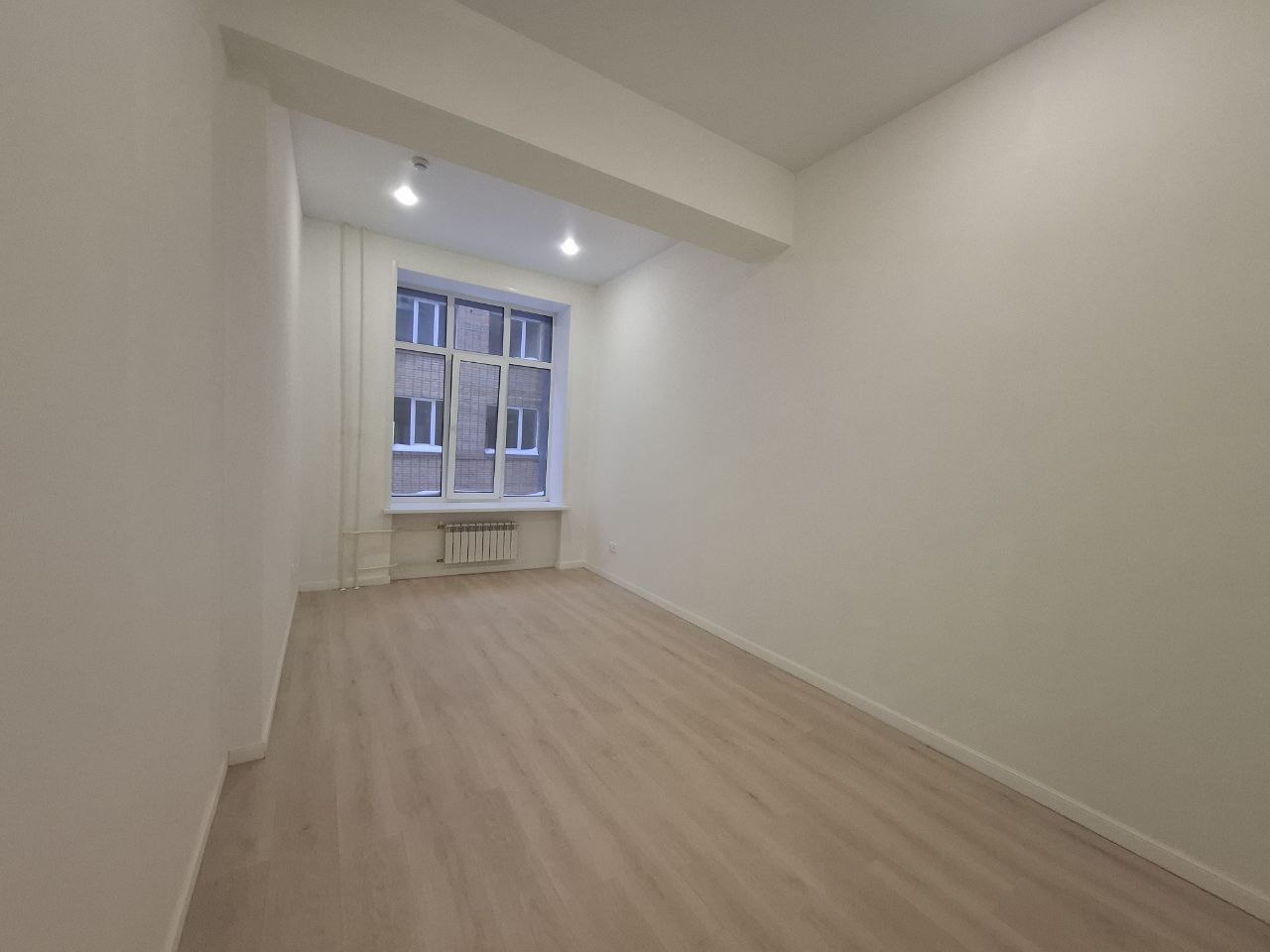 Ваша идеальная студия в «Октябрьском лофт-квартале»: стиль, комфорт, удобство!
Мечтаете о собственном уголке, где каждая деталь продумана для вашего комфорта? Представляем вам стильную студию (ЛОТ 2024), которая превратит мечту в реальность!
Что вас ждёт в этой студии?
•	Простор и свет: функциональн