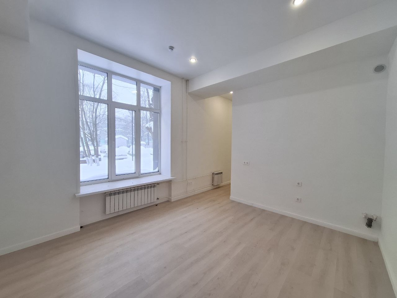 Студия в «Октябрьском лофт квартале»: стиль, комфорт и выгодная инвестиция!
Предлагаем вам рассмотреть уникальную возможность приобретения студии в престижном комплексе «Октябрьский лофт квартал» (ЛОТ 1087). Площадь помещения — 32.9 м². Это идеальный вариант для тех, кто ценит:
•	современный стиль и