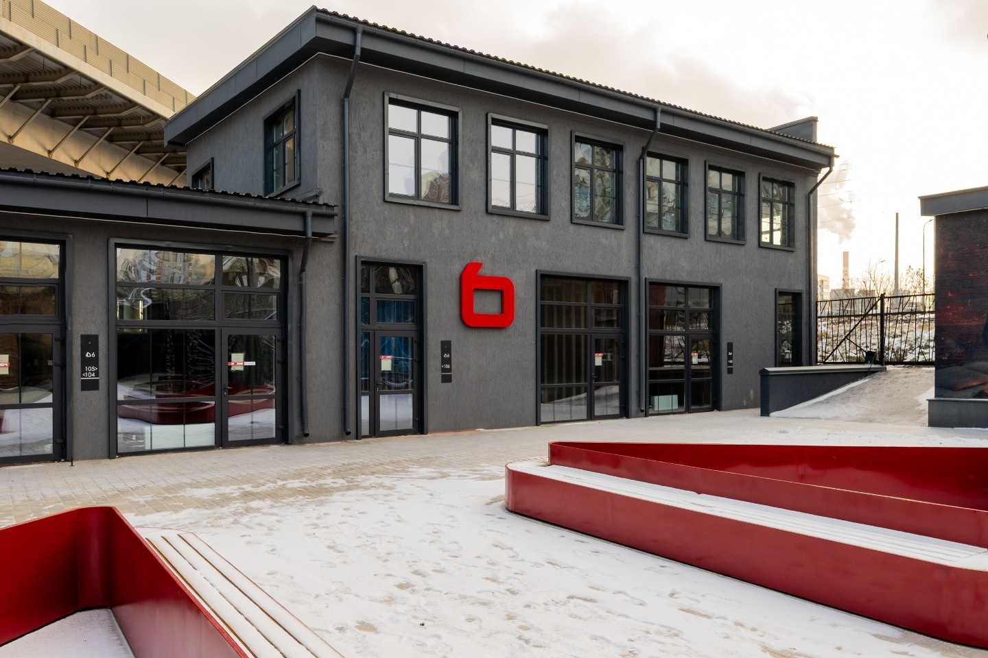 Уникальная коммерческая площадка в сердце Москвы: «Красный путь» ждёт своих резидентов!
Ищете пространство, которое сочетает индустриальный шарм, удобство локации и безграничные возможности для бизнеса? 

Представляем вам ЛОТ 206 (строение 6) — идеальное помещение для вашего проекта!
Ключевые характ