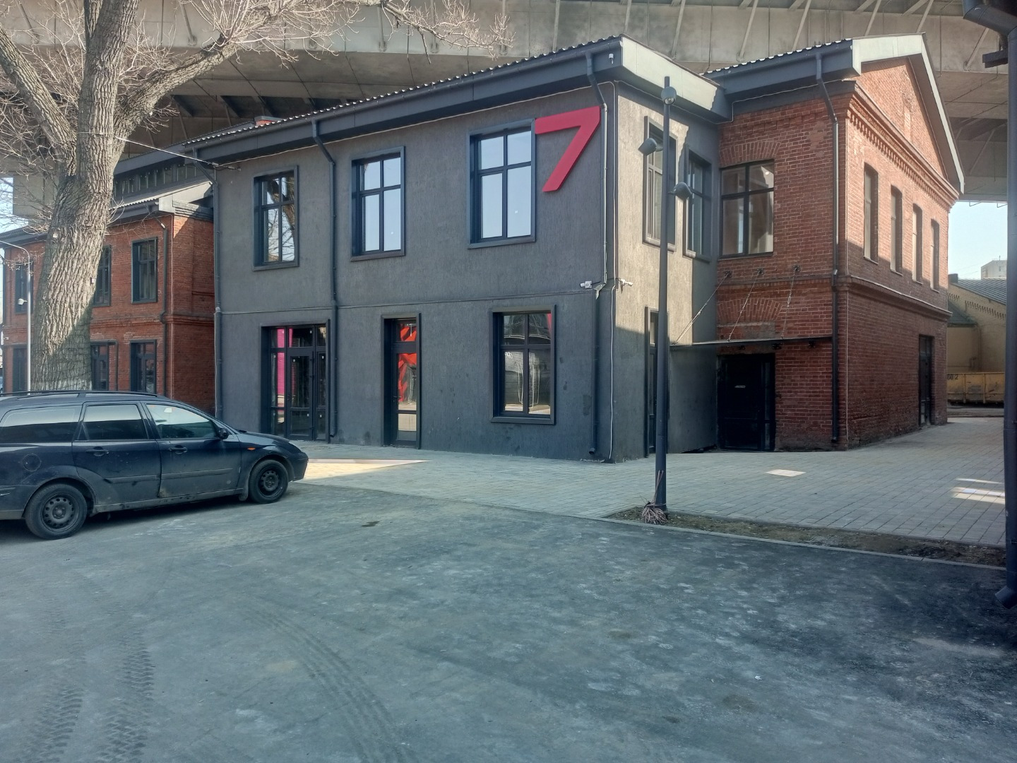 Уникальная коммерческая площадка в сердце Москвы: «Красный путь» ждёт своих резидентов!
Ищете пространство, которое сочетает индустриальный шарм, удобство локации и безграничные возможности для бизнеса? 

Представляем вам ЛОТ 114 (строение 7) — идеальное помещение для вашего проекта!
Ключевые характ