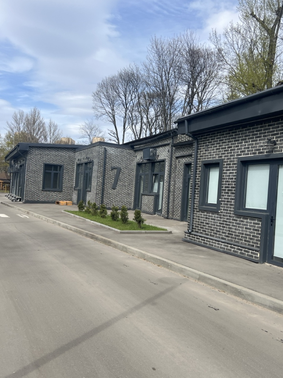 Коммерческое помещение свободного назначения.
Помещение находится на территории Бизнес-парк Волжский по адресу Волжский бульвар, вл.51, строение 7, ЛОТ 124. В шаговой доступности от метро Волжская и м. Кузьминки. Быстрый съезд на МЦД Юго-Восточная хорда и Третье кольцо.
Помещение прекрасно подойдет 