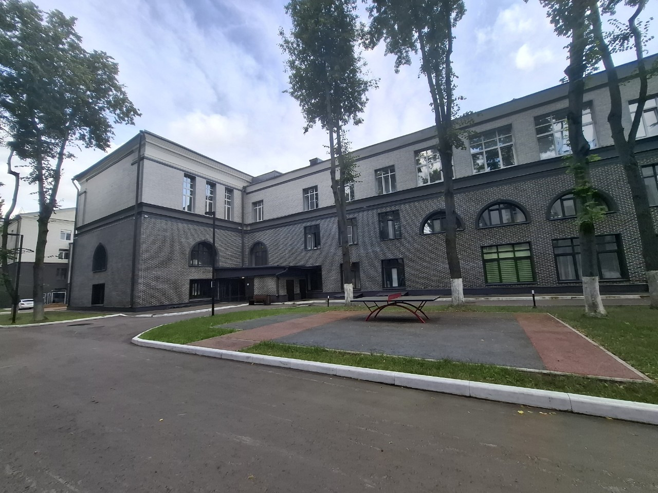 Коммерция в Люберцах: 50 кВт, 318 м², все коммуникации готовы

Продаю коммерческое помещение свободного назначения в Октябрьском лофт квартале (г. Люберцы, Октябрьский проспект, 403).
Площадь — 324,6 м², 3 й этаж правого крыла основного здания. В помещении выполнена предчистовая отделка, все коммуни