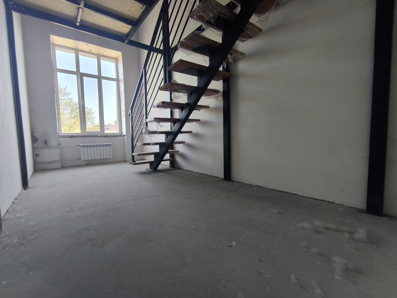 Двухуровневая студия 18.8м² в Люберцах: стиль, комфорт и доход — всё в одном

Хотите пространство, где каждый метр работает на ваш комфорт и выгоду? Представляем двухуровневую студию в «Октябрьском лофт квартале» (ЛОТ 4053) по адресу: г. Люберцы, Октябрьский проспект, 403. Метраж 18.8 м² указан по п